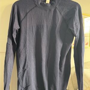 EUC Lululemon Women's Navy Blue Mock Neck Shirt